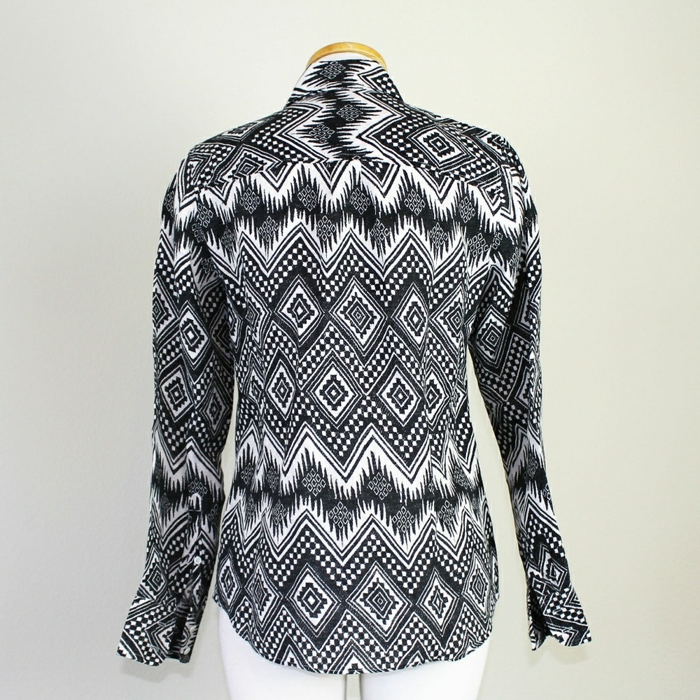 J. Crew Diamond Ikat Boy Fit Button Down - Picture 4 of 5